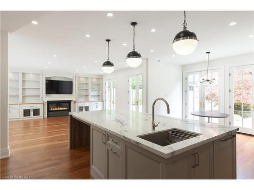 119 Chartwell Road, Oakville, ON - Indoor Photo Showing Kitchen With Upgraded Kitchen