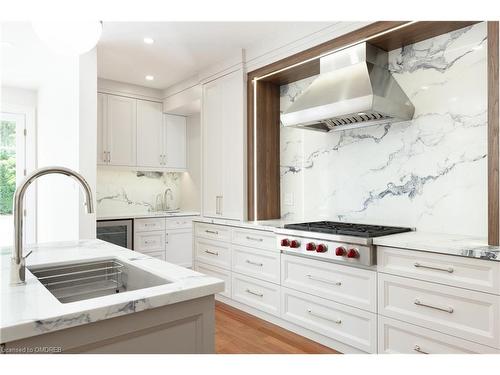 119 Chartwell Road, Oakville, ON - Indoor Photo Showing Kitchen With Upgraded Kitchen