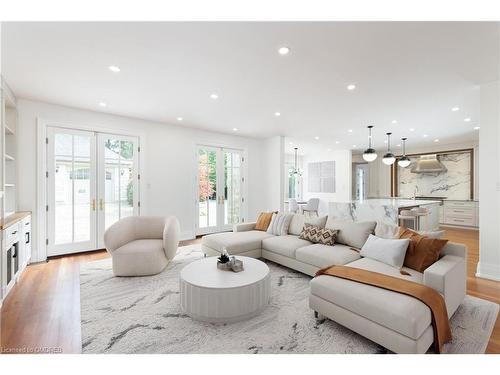 119 Chartwell Road, Oakville, ON - Indoor Photo Showing Living Room