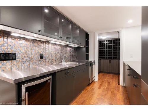 119 Chartwell Road, Oakville, ON - Indoor Photo Showing Kitchen With Upgraded Kitchen