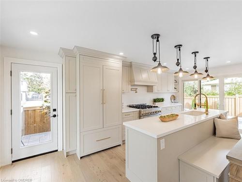 2212 Urwin Crescent, Oakville, ON - Indoor Photo Showing Kitchen