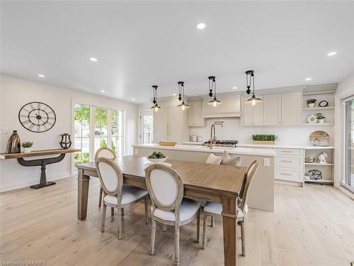 2212 Urwin Crescent, Oakville, ON - Indoor Photo Showing Dining Room