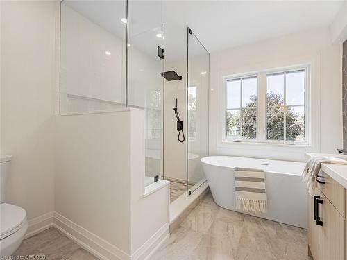 2212 Urwin Crescent, Oakville, ON - Indoor Photo Showing Bathroom