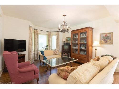 73 Park Avenue, Oakville, ON - Indoor Photo Showing Living Room