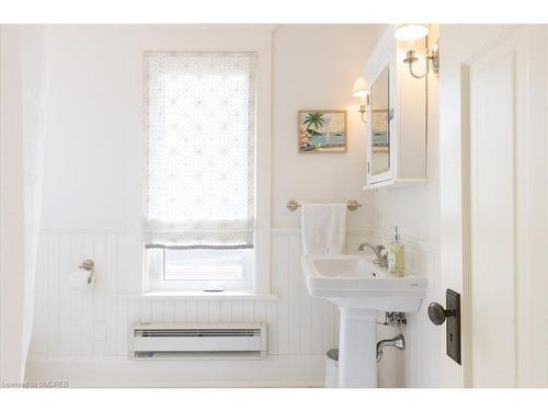 73 Park Avenue, Oakville, ON - Indoor Photo Showing Bathroom