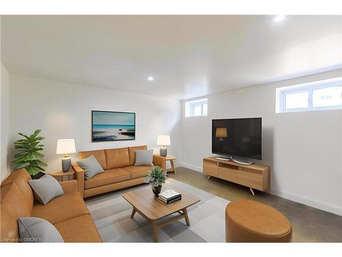 73 Park Avenue, Oakville, ON - Indoor Photo Showing Living Room