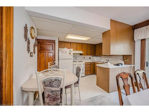 56 Vernon Street, Toronto, ON - Indoor Photo Showing Kitchen