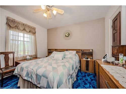 56 Vernon Street, Toronto, ON - Indoor Photo Showing Bedroom