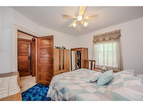 56 Vernon Street, Toronto, ON - Indoor Photo Showing Bedroom