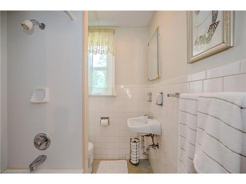 56 Vernon Street, Toronto, ON - Indoor Photo Showing Bathroom