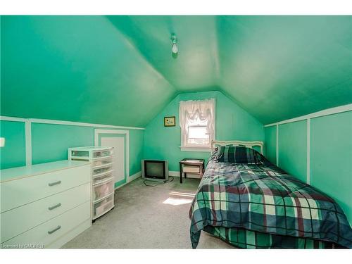 56 Vernon Street, Toronto, ON - Indoor Photo Showing Bedroom