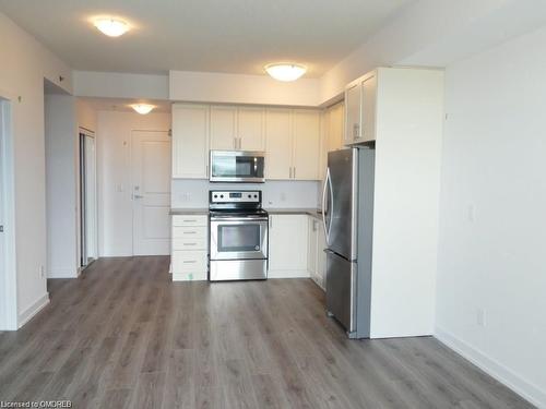 718-2490 Old Bronte Road, Oakville, ON - Indoor Photo Showing Kitchen