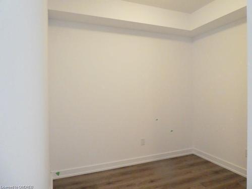 718-2490 Old Bronte Road, Oakville, ON - Indoor Photo Showing Other Room