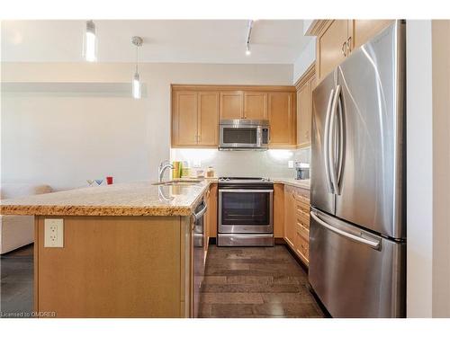 206-2300 Upper Middle Road W, Oakville, ON - Indoor Photo Showing Kitchen With Stainless Steel Kitchen