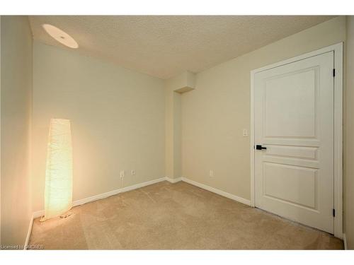 1703-2545 Erin Centre Boulevard, Mississauga, ON - Indoor Photo Showing Other Room