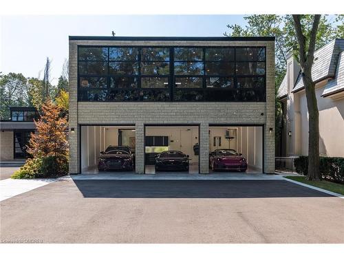 210 Chartwell Road, Oakville, ON - Outdoor