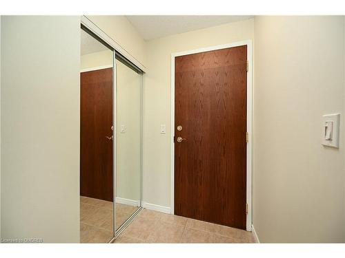 1703-2545 Erin Centre Boulevard, Mississauga, ON - Indoor