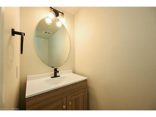 1703-2545 Erin Centre Boulevard, Mississauga, ON - Indoor Photo Showing Bathroom