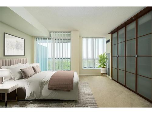 1703-2545 Erin Centre Boulevard, Mississauga, ON - Indoor Photo Showing Bedroom