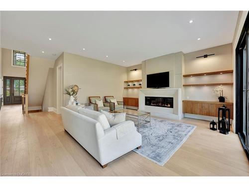 447 Tower Drive, Oakville, ON - Indoor Photo Showing Living Room With Fireplace