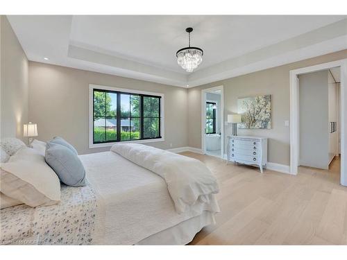 447 Tower Drive, Oakville, ON - Indoor Photo Showing Bedroom