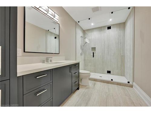 447 Tower Drive, Oakville, ON - Indoor Photo Showing Bathroom