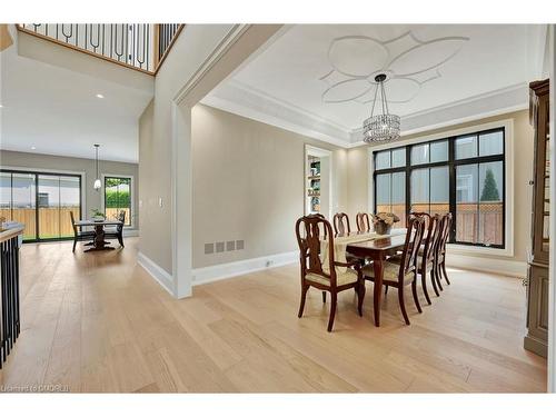 447 Tower Drive, Oakville, ON - Indoor Photo Showing Dining Room