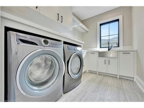 447 Tower Drive, Oakville, ON - Indoor Photo Showing Laundry Room