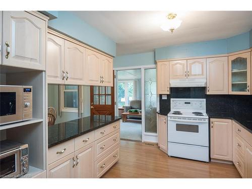 314 11Th Concession Rd E, Carlisle, ON - Indoor Photo Showing Kitchen