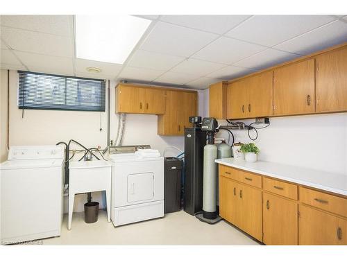 314 11Th Concession Rd E, Carlisle, ON - Indoor Photo Showing Laundry Room