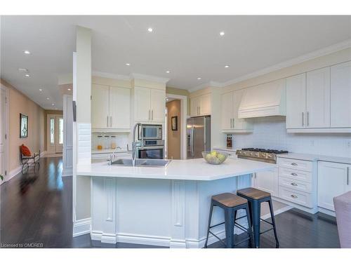 42 Oak Street, Georgetown, ON - Indoor Photo Showing Kitchen With Upgraded Kitchen