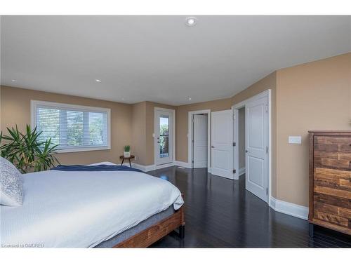 42 Oak Street, Georgetown, ON - Indoor Photo Showing Bedroom