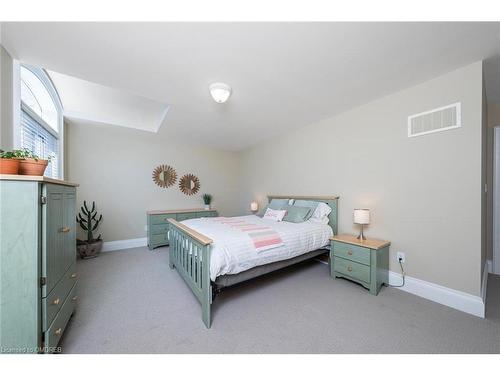 42 Oak Street, Georgetown, ON - Indoor Photo Showing Bedroom