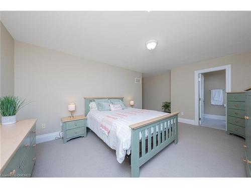 42 Oak Street, Georgetown, ON - Indoor Photo Showing Bedroom