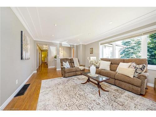 14360 Sixth Line, Halton Hills, ON - Indoor Photo Showing Living Room