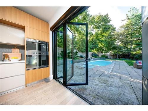 1207 Stirling Drive, Oakville, ON -  Photo Showing Kitchen