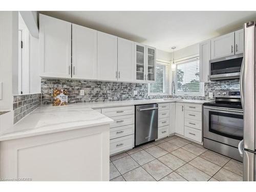 1311 Tyrrell Road, Burlington, ON - Indoor Photo Showing Kitchen With Upgraded Kitchen