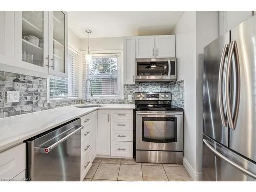 1311 Tyrrell Road, Burlington, ON - Indoor Photo Showing Kitchen With Upgraded Kitchen