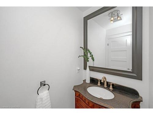 1185 Lansdown Drive, Oakville, ON - Indoor Photo Showing Bathroom