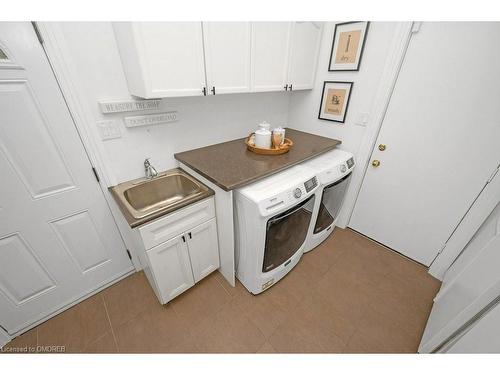 1185 Lansdown Drive, Oakville, ON - Indoor Photo Showing Kitchen