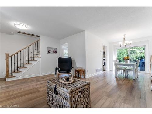 110 Orsett Street, Oakville, ON - Indoor Photo Showing Living Room