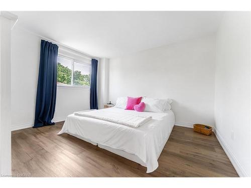 110 Orsett Street, Oakville, ON - Indoor Photo Showing Bedroom