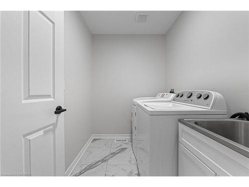 486 Acumen Court, Mississauga, ON - Indoor Photo Showing Laundry Room