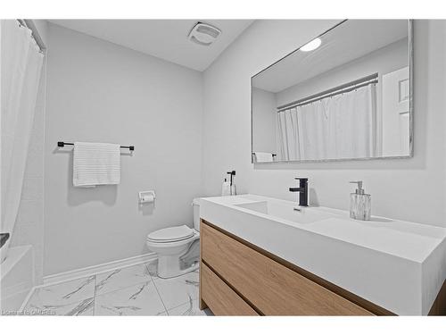 486 Acumen Court, Mississauga, ON - Indoor Photo Showing Bathroom