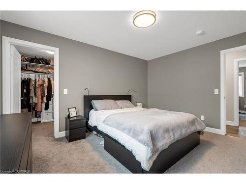 3822 Simpson Lane, Fort Erie, ON - Indoor Photo Showing Bedroom