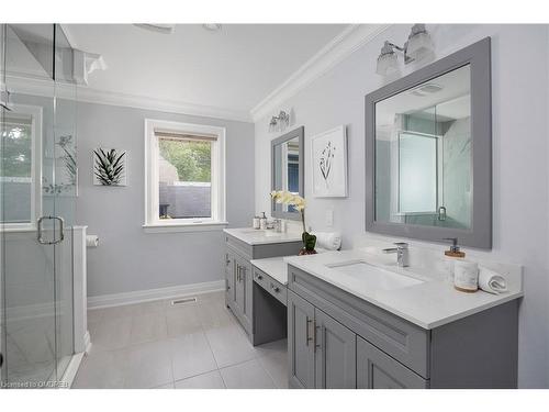 10 Timber Lane, Oakville, ON - Indoor Photo Showing Bathroom