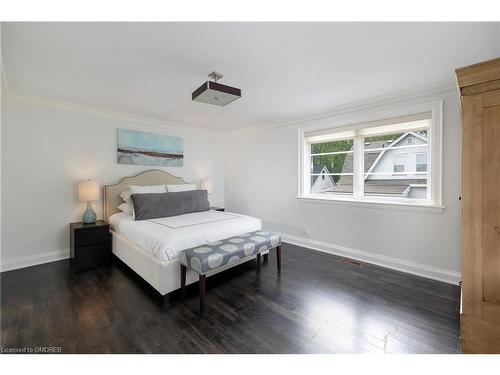 10 Timber Lane, Oakville, ON - Indoor Photo Showing Bedroom