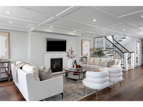 10 Timber Lane, Oakville, ON - Indoor Photo Showing Living Room With Fireplace