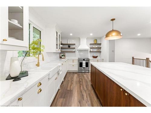 900 Centre Road, Hamilton, ON - Indoor Photo Showing Kitchen With Upgraded Kitchen