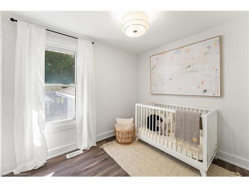 900 Centre Road, Hamilton, ON - Indoor Photo Showing Bedroom